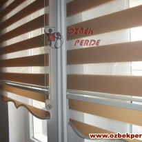 bej-renkli-brillant-buro-zebra-perdesi