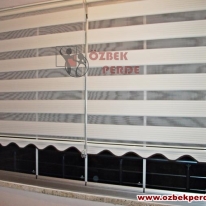 cam-balkon-ekru-genis-pliseli-zebra-perdesi