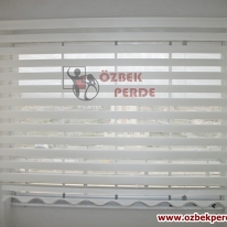 cam-balkon-zebra-perde-etegi-dilimli-acik-hali