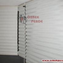 cam-balkon-zebra-perdesi-alti-eteksiz-duz