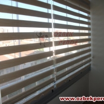 cam-balkona-zebra-perde