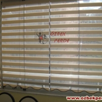 cam_balkon_zebra_perde