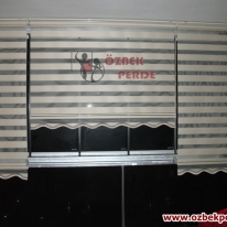 desensiz-cam-balkon-zebra-perde-modeli