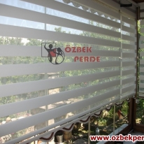 desensiz-cam-balkon-zebra-perdesi