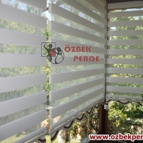 desensiz-cam-balkon-zebra-perdesi-ekru-renkli