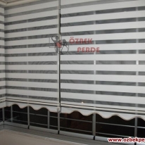 desensiz-zebra-perde-ekru-renkli-cam-balkonluk