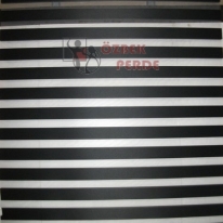 desensiz-zebra-perde-siyah-renkli-kapali-kasali