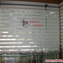 duz-cam-balkon-zebra-perde-kahve-krem-sutasli