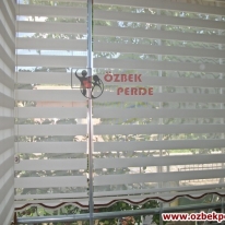 duz-cam-balkon-zebra-perdesi-cift-sutasli