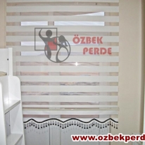 duz-zebra-perde-beyaz-renkli-boncuklu