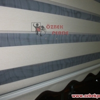 duz-zebra-perde-cam-balkon-ekru-renkli-etekli