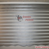 duz-zebra-perde-gri-renkli-kapali-kasali