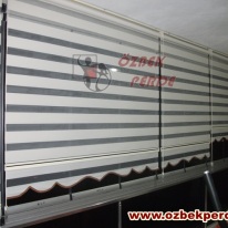 ekru-renkli-cam-balkon-zebra-perde-modeli