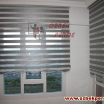 gri-renkli-gumus-simli-style-zebra-perdesi