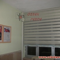 gumus-simli-zebra-perde-modeli