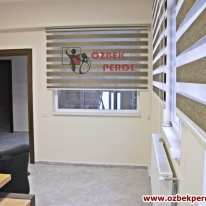 kahve-renkli-bambu-eteksiz-buro-zebra-perde