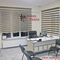 kahve-renkli-bambu-ofis-zebra-perde-cesidi