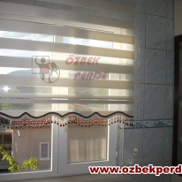 kahve-sutasi-ve-kahve-boncuklu-zebra-perde