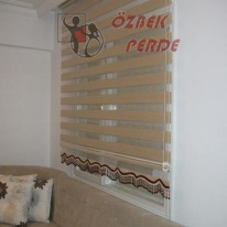 kirmizi-boncuklu-desensiz-zebra-perde-modeli