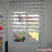 cicek-baskili-garden-zebra-perde-mutfaklik