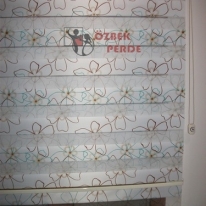 cicekli-garden-zebra-perdesi-kahveli-turkuazli