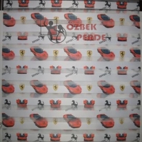 ferrari-araba-baskili-zebra-perde-kapali-kasali