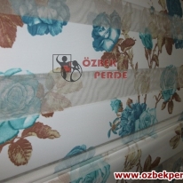 gul-goncasi-baskili-zebra-perde-turkuaz-rengi