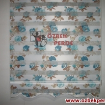 gul-goncasi-baskili-zebra-perde-turkuaz-renkli