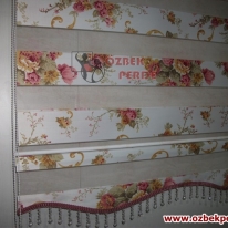 gullu-zebra-perde-etekli-boncuklu-fusya-renkli