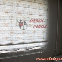 kahve-turkuaz-renkli-garden-brillant-zebra-perde-gorseli