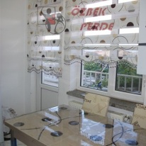 kahverenkli-aloe-mutfaklik-zebra-perde