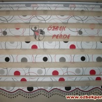 kirmizi-siyah-renkli-aloe-zebra-perde.JPG