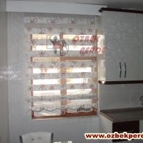 mutfak-icin-brillant-cicekli-garden-zebra-perde