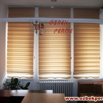 bej-renkli-buro-zebra-perdeleri