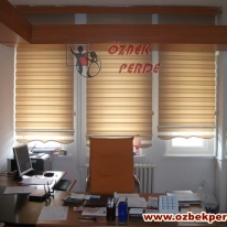 bej-renkli-buro-zebra-perdesi-gorseli