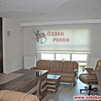 buro-icin-duz-stor-perde-gorseli