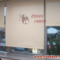 krem-renkli-screen-stor-perde-modeli