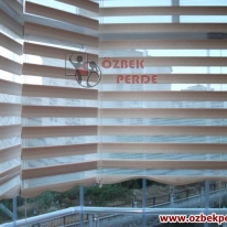 akcaagac-colour-cam-balkon-zebra-perdesi