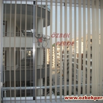 cam-balkon-dikey-pvc-perde-modeli