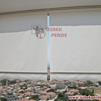 cam-balkon-duz-stor-perde-gorseli