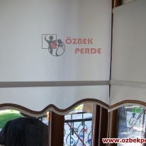 cam-balkon-icin-duz-stor-perde-gorseli