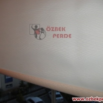 desenli-cam-balkon-stor-perde-modeli