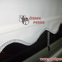 duz-stor-perde-etek-dilimli-cam-balkon