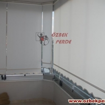 duz_cam_balkon_stor_perde