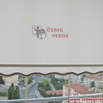 etegi-cift-sutasli-cam-balkon-stor-perdesi