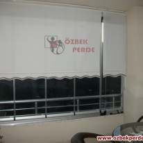 etegi-cift-sutasli-duz-cam-balkon-stor-perdesi