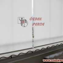 kahve-sutasli-cam-balkon-stor-perdesi