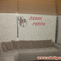 kahverenkli-sarmasik-baskili-store-perde