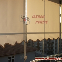 krem-renkli-cam-balkon-stor-perde-cesidi