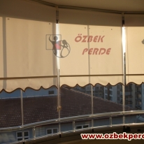 krem-renkli-cam-balkon-stor-perdesi